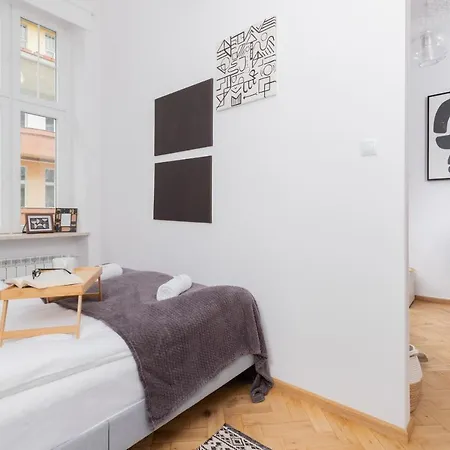 Centre & Cosy By Renters Apartment