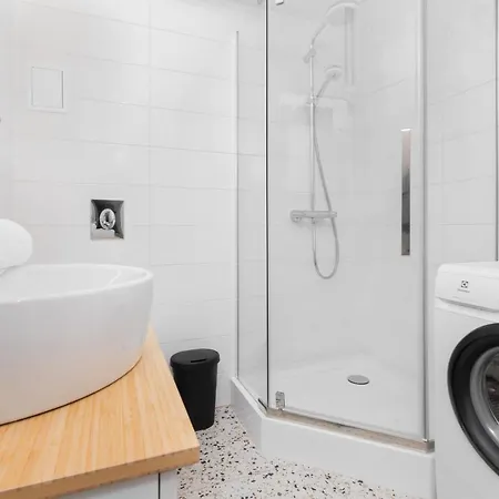 Family Centre By Renters Apartman