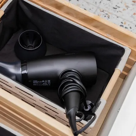 Centre & Cosy By Renters דירה