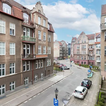 Apartman Centre & Cosy By Renters *