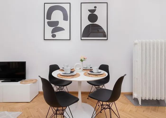 Family Centre By Renters Apartment